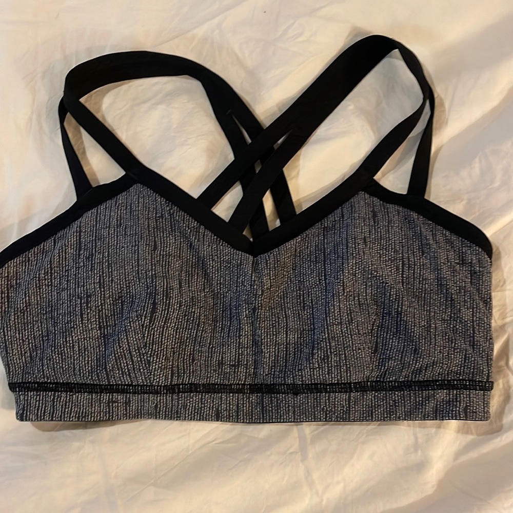 Lululemon Sports Bra Waterproof Material size 6